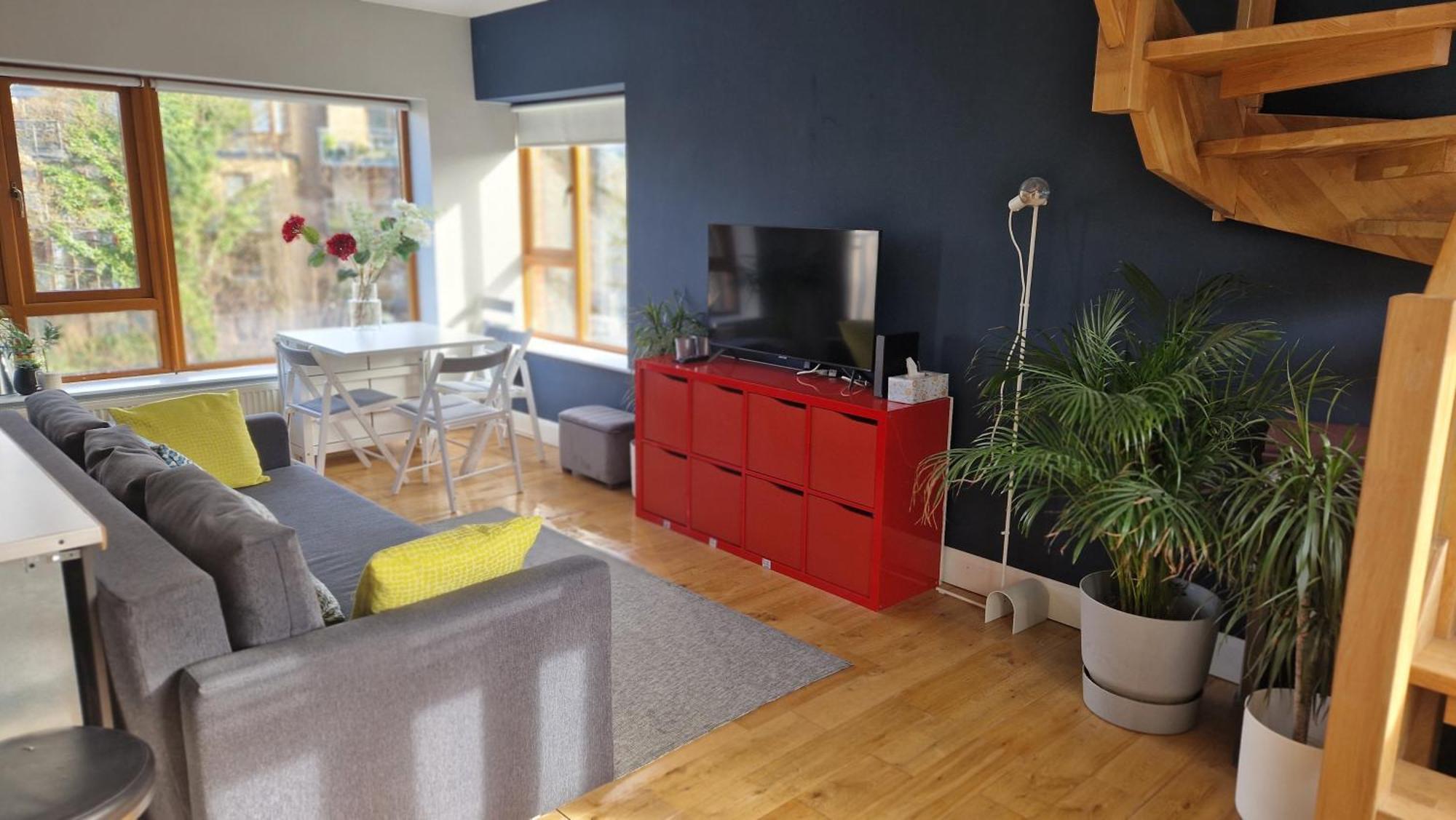 Riverside Modern Gem In * Dublin