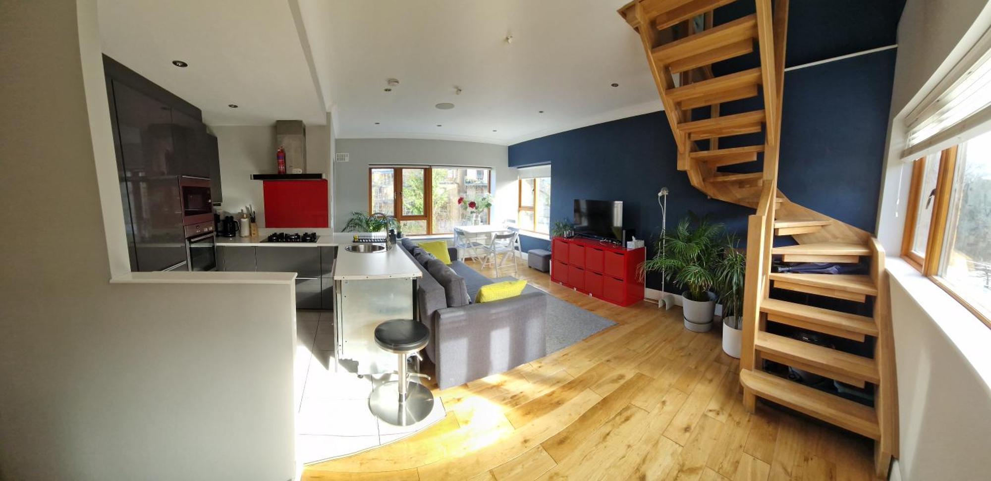 Apartment Riverside Modern Gem In *